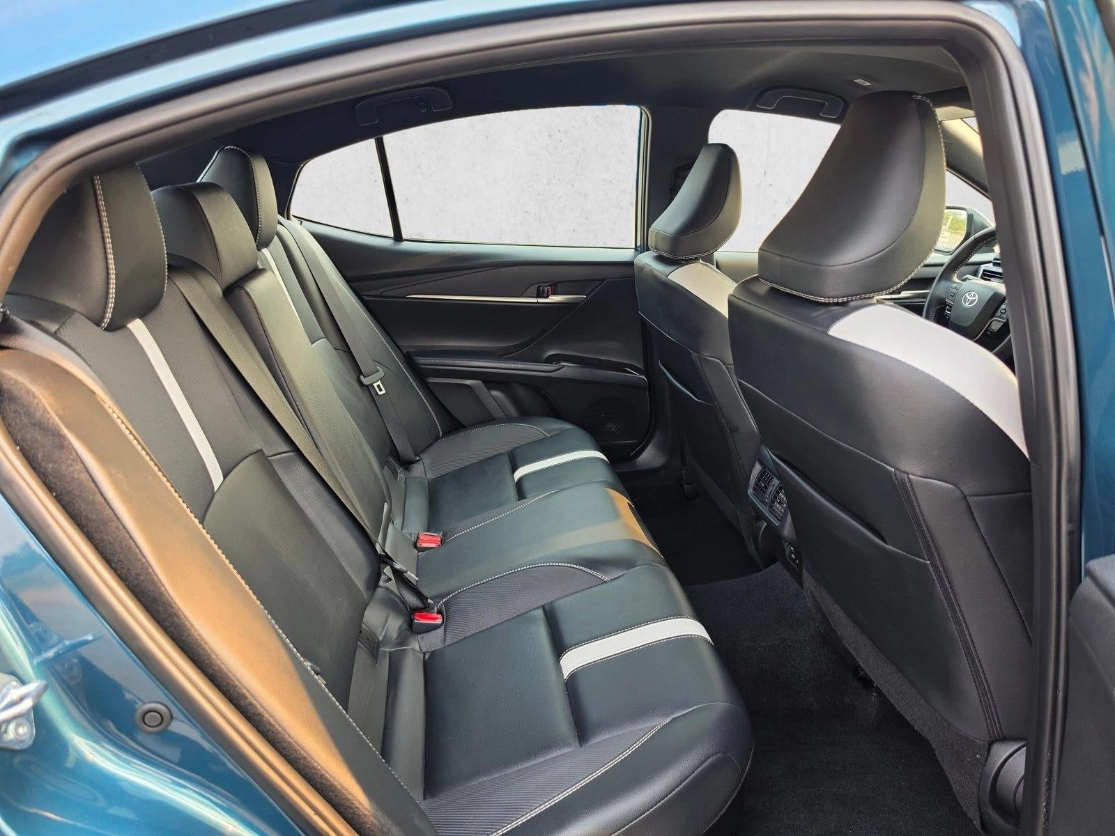 2025 Toyota Camry SE (SE)