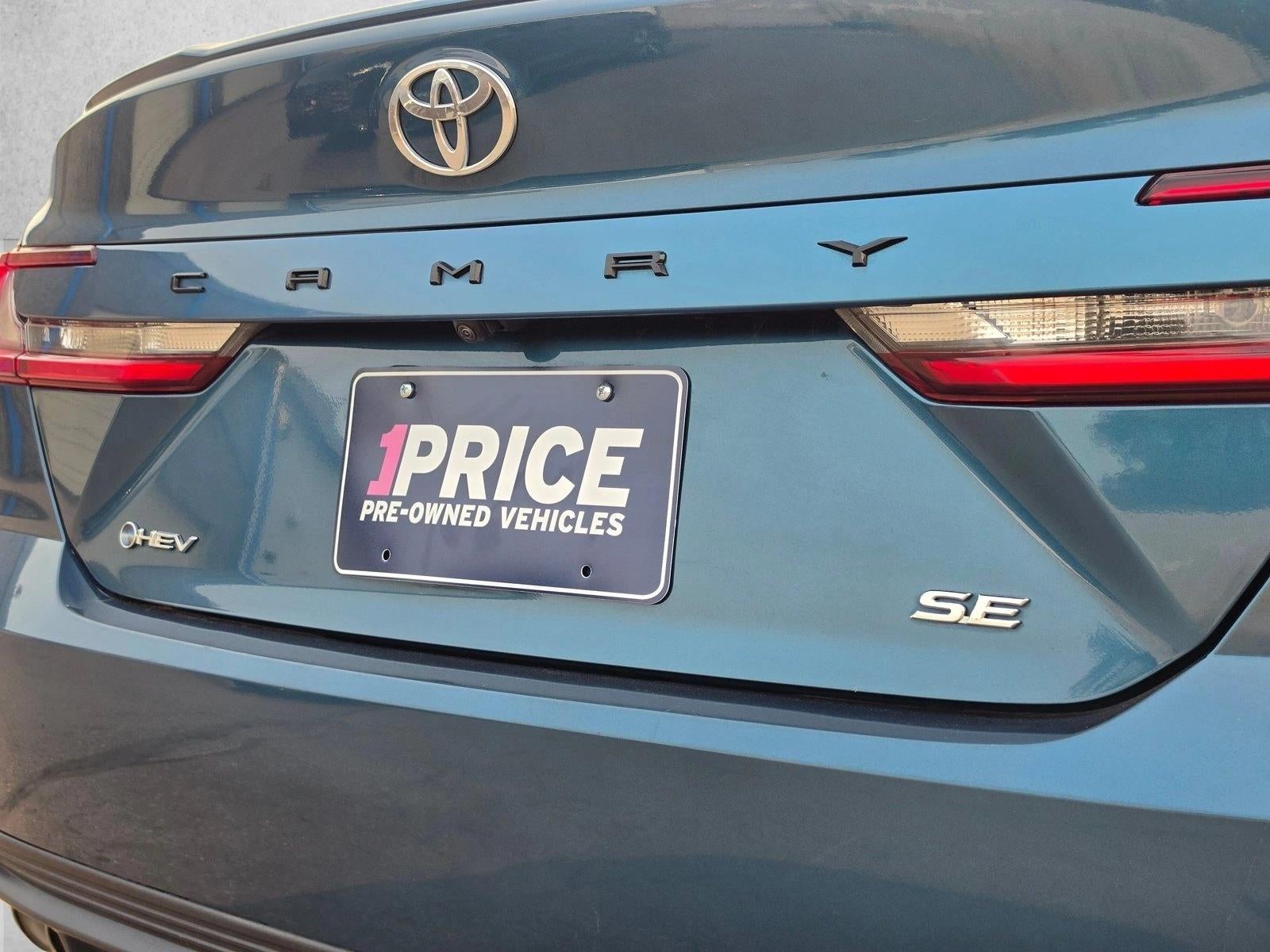 2025 Toyota Camry SE (SE)