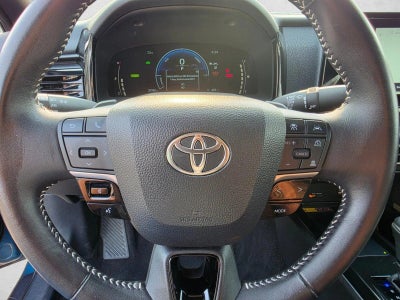 2025 Toyota Camry SE (SE)