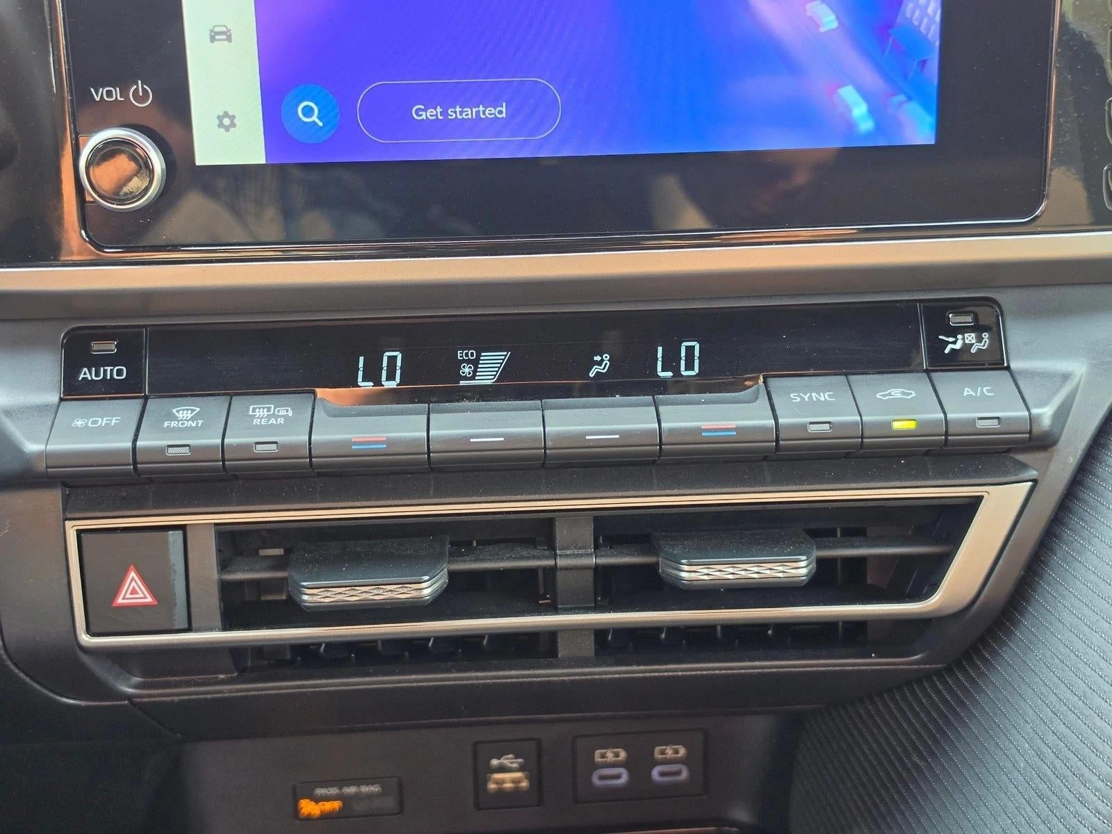 2025 Toyota Camry SE (SE)