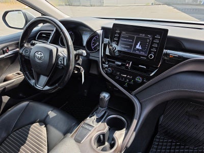 2022 Toyota Camry SE Auto (SE)