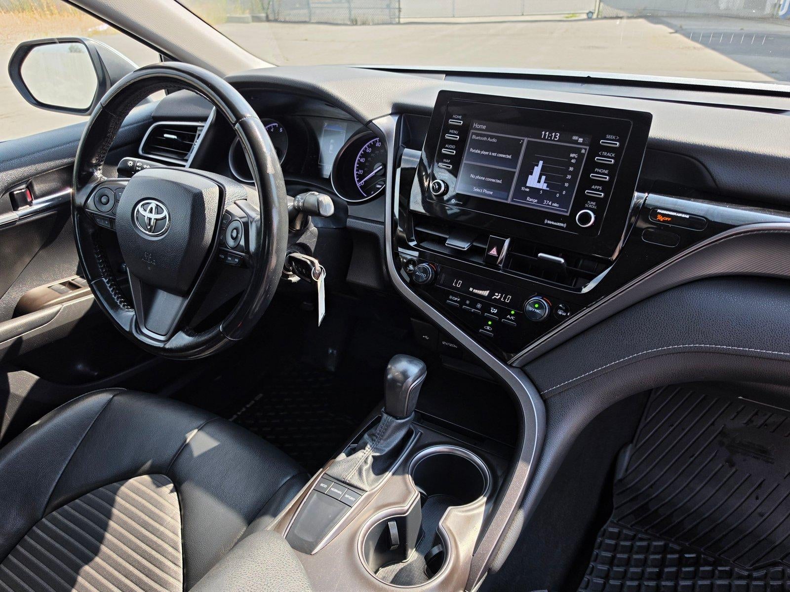 2022 Toyota Camry SE Auto (SE)