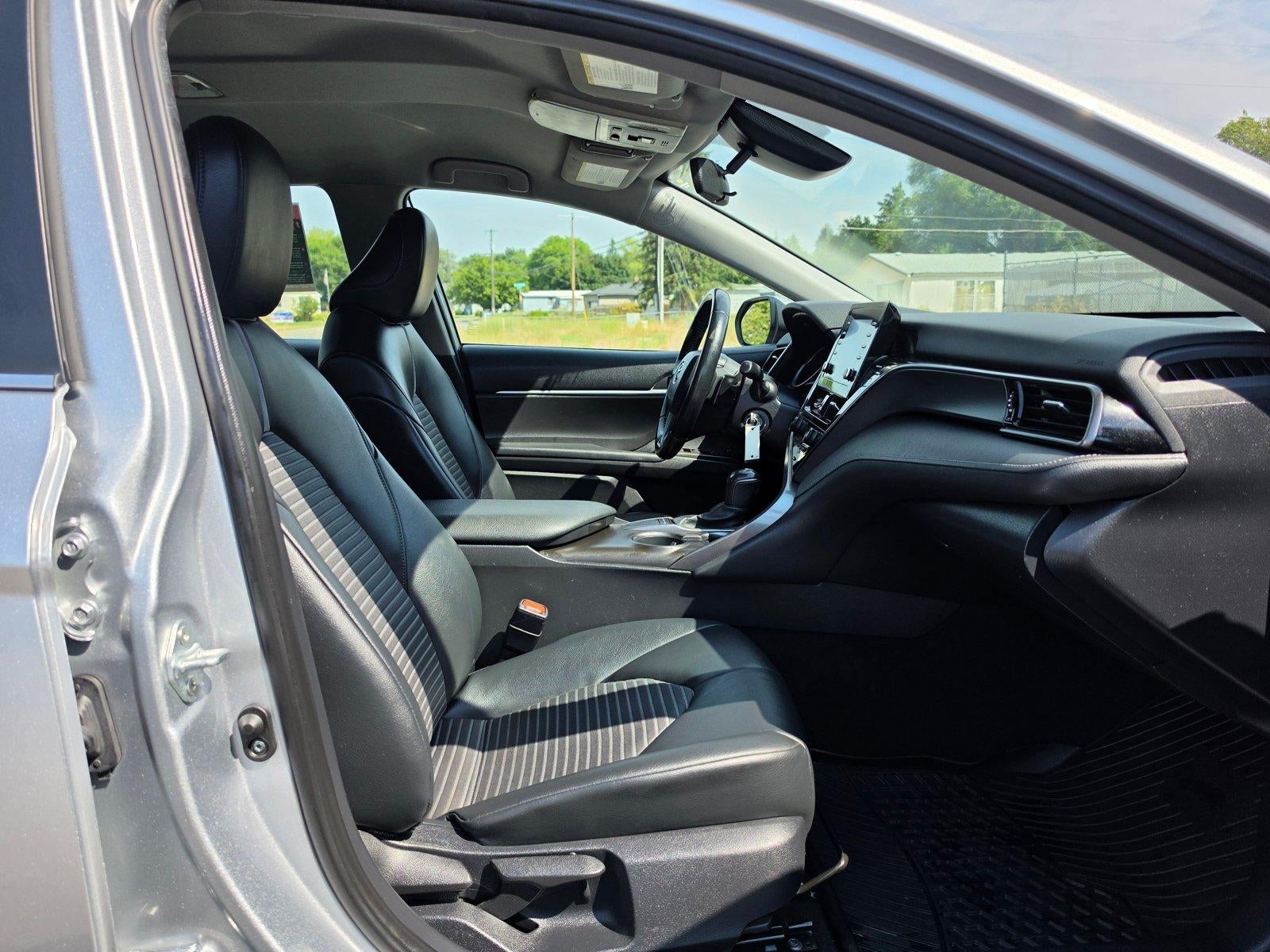 2022 Toyota Camry SE Auto (SE)