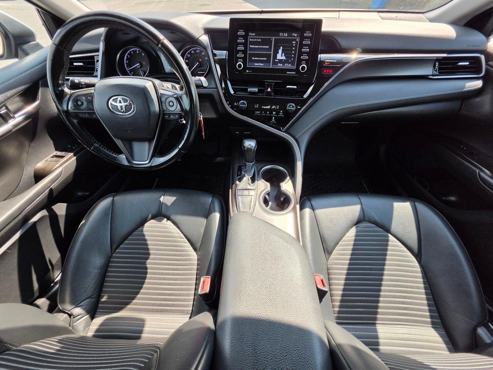 2022 Toyota Camry SE Auto (SE)