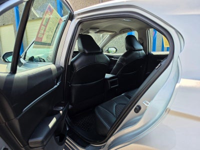 2022 Toyota Camry SE Auto (SE)
