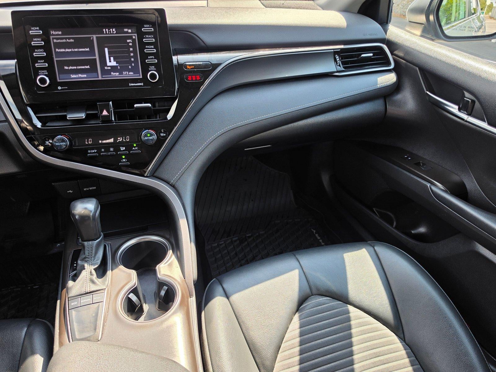 2022 Toyota Camry SE Auto (SE)