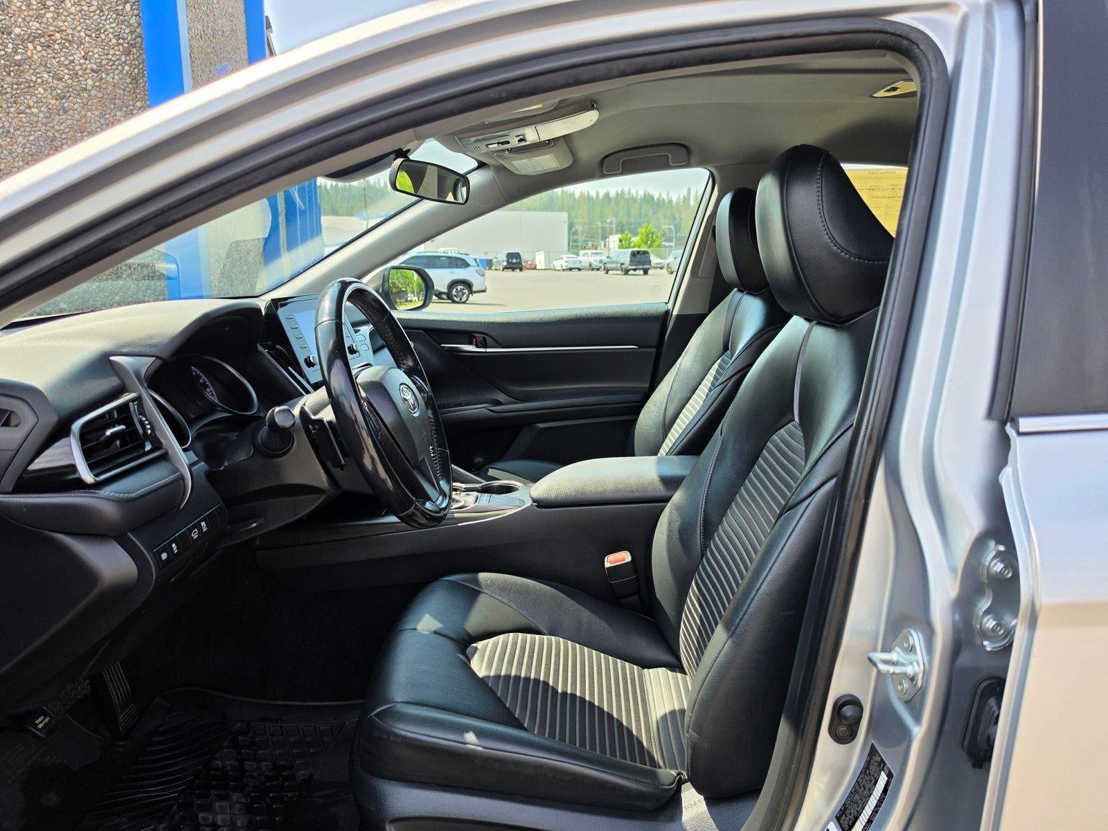 2022 Toyota Camry SE Auto (SE)