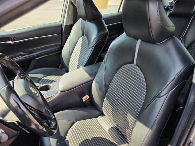 2022 Toyota Camry SE Auto (SE)