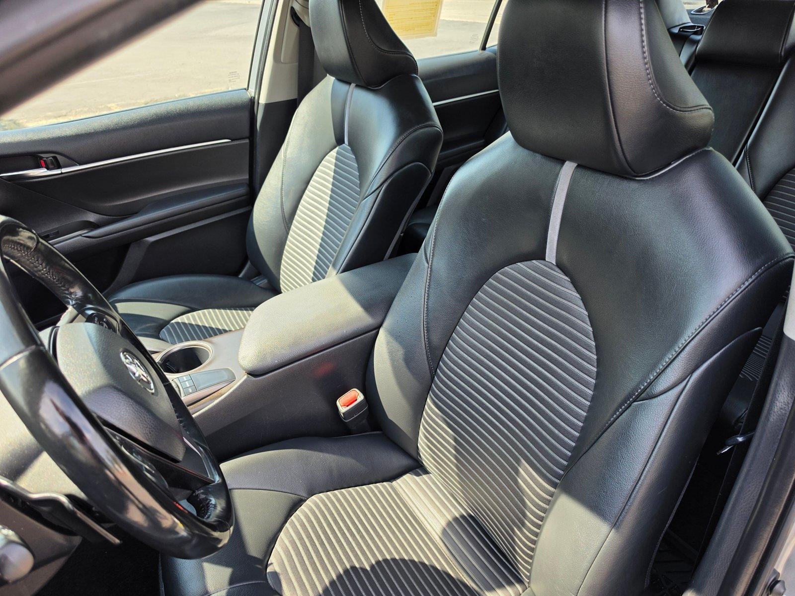 2022 Toyota Camry SE Auto (SE)