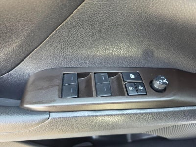 2022 Toyota Camry SE Auto (SE)