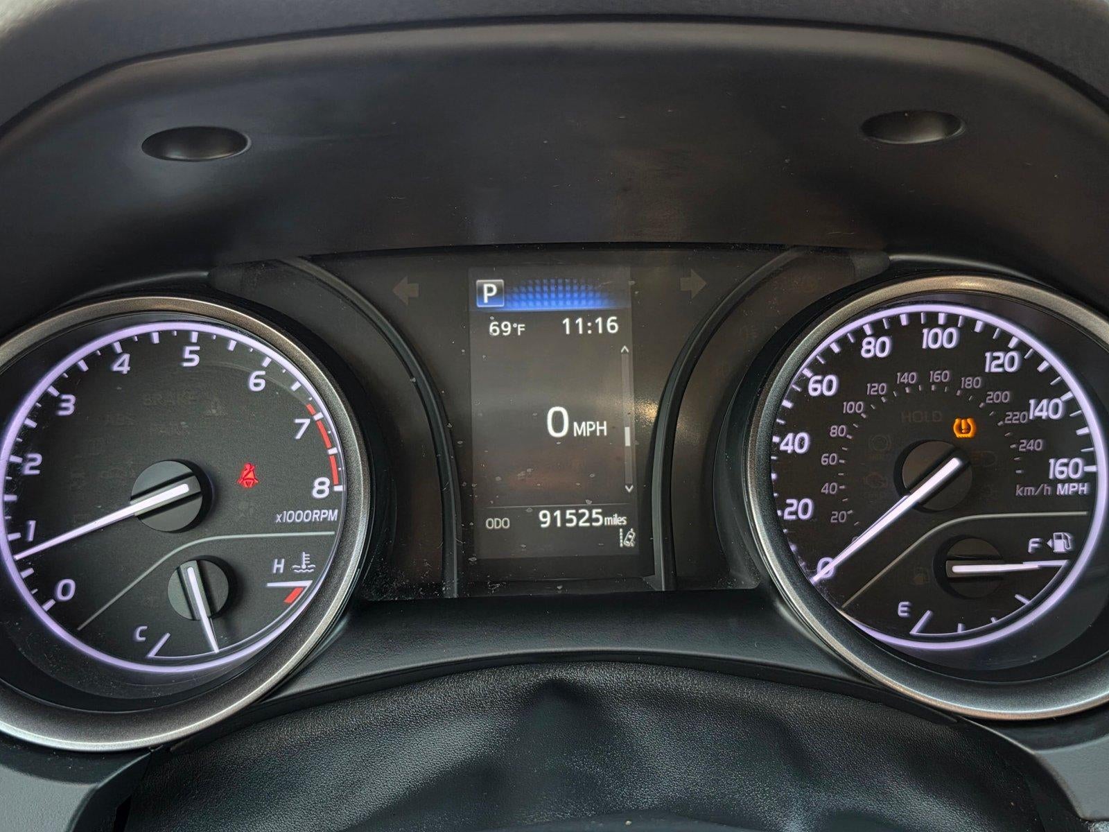 2022 Toyota Camry SE Auto (SE)