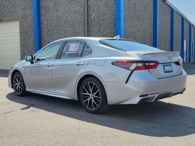 2022 Toyota Camry SE Auto (SE)
