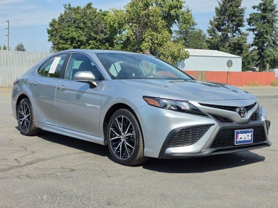 2022 Toyota Camry SE Auto (SE)