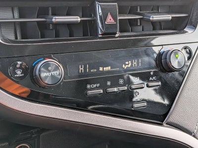 2023 Toyota Camry SE Auto (SE)