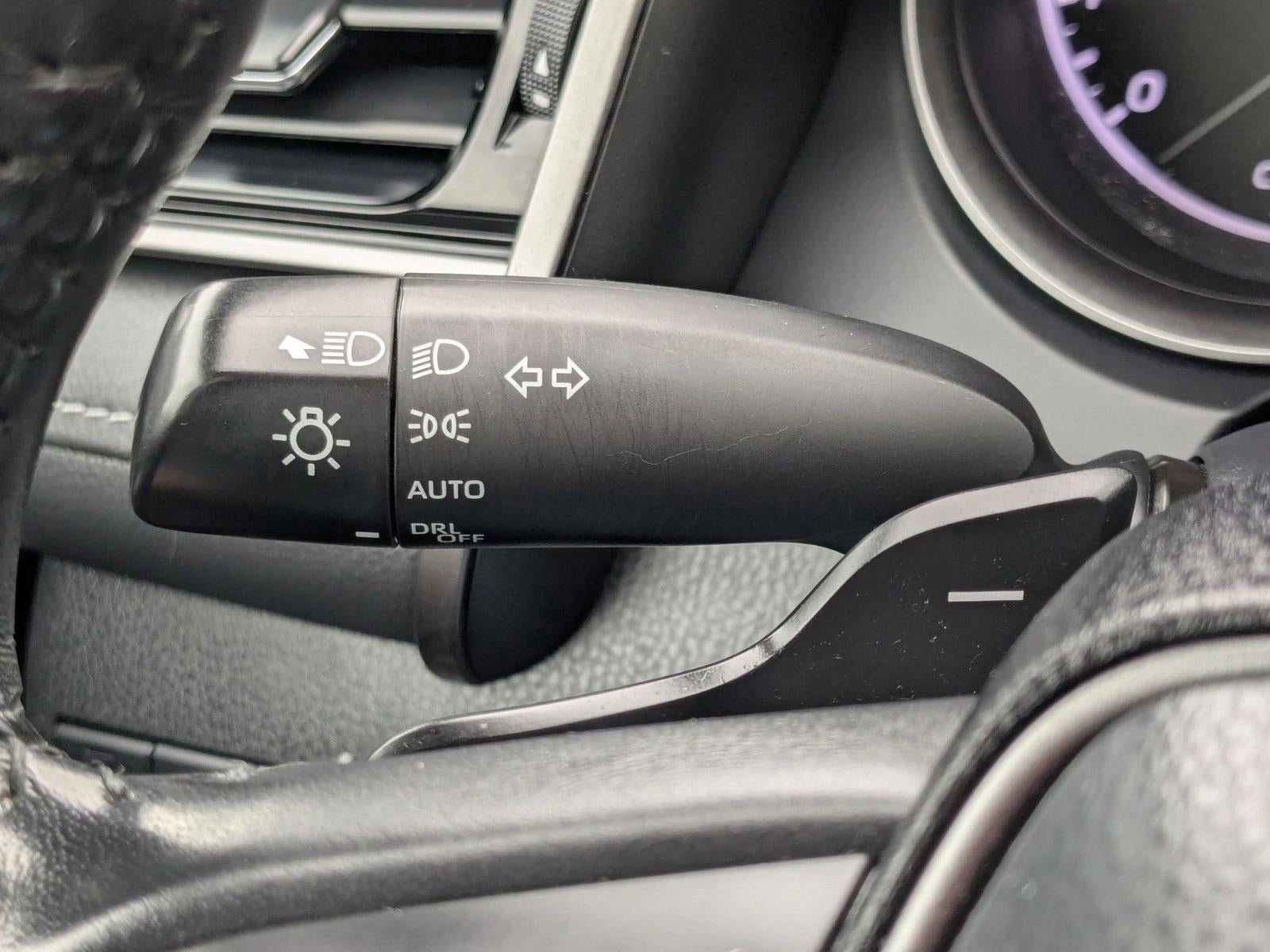 2023 Toyota Camry SE Auto (SE)