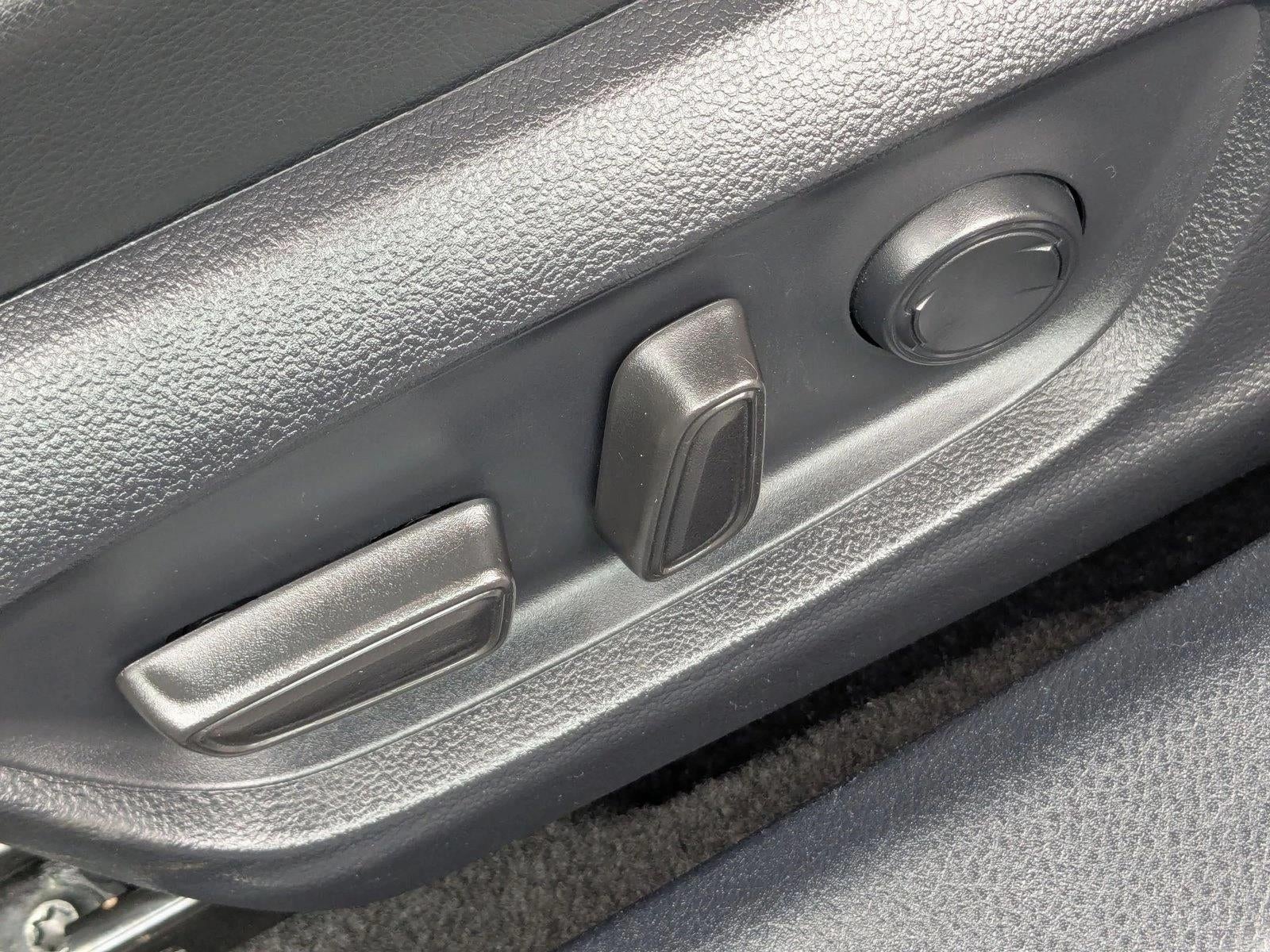 2023 Toyota Camry SE Auto (SE)