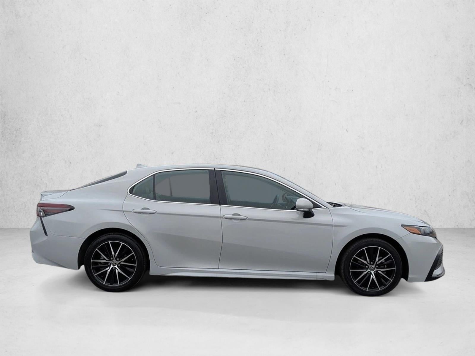 2023 Toyota Camry SE Auto (SE)