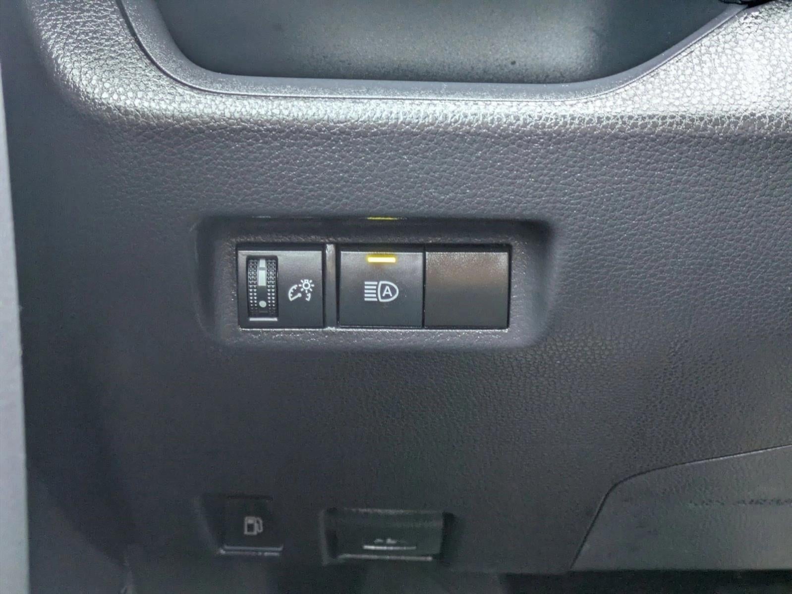 2025 Toyota RAV4 Hybrid LE AWD (Natl)