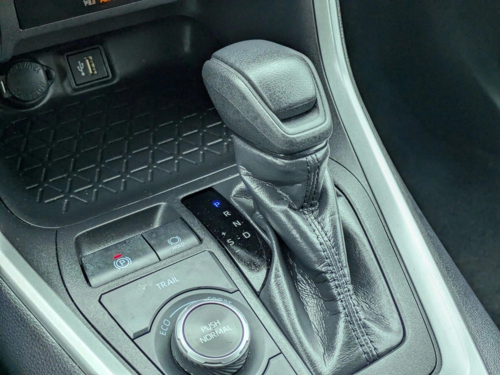 2025 Toyota RAV4 Hybrid LE AWD (Natl)