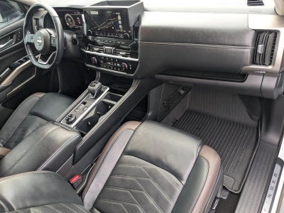 2025 Nissan Pathfinder Platinum 4WD