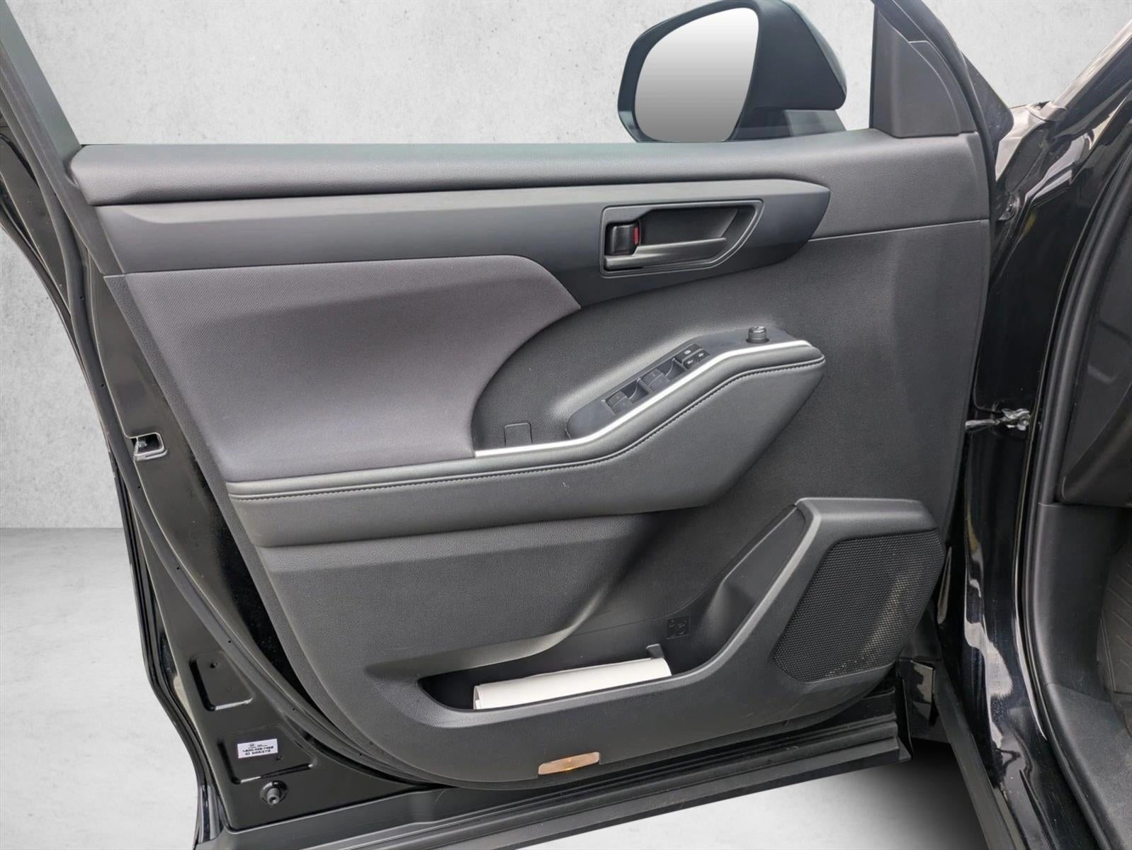 2023 Toyota Highlander Hybrid LE AWD (Natl)
