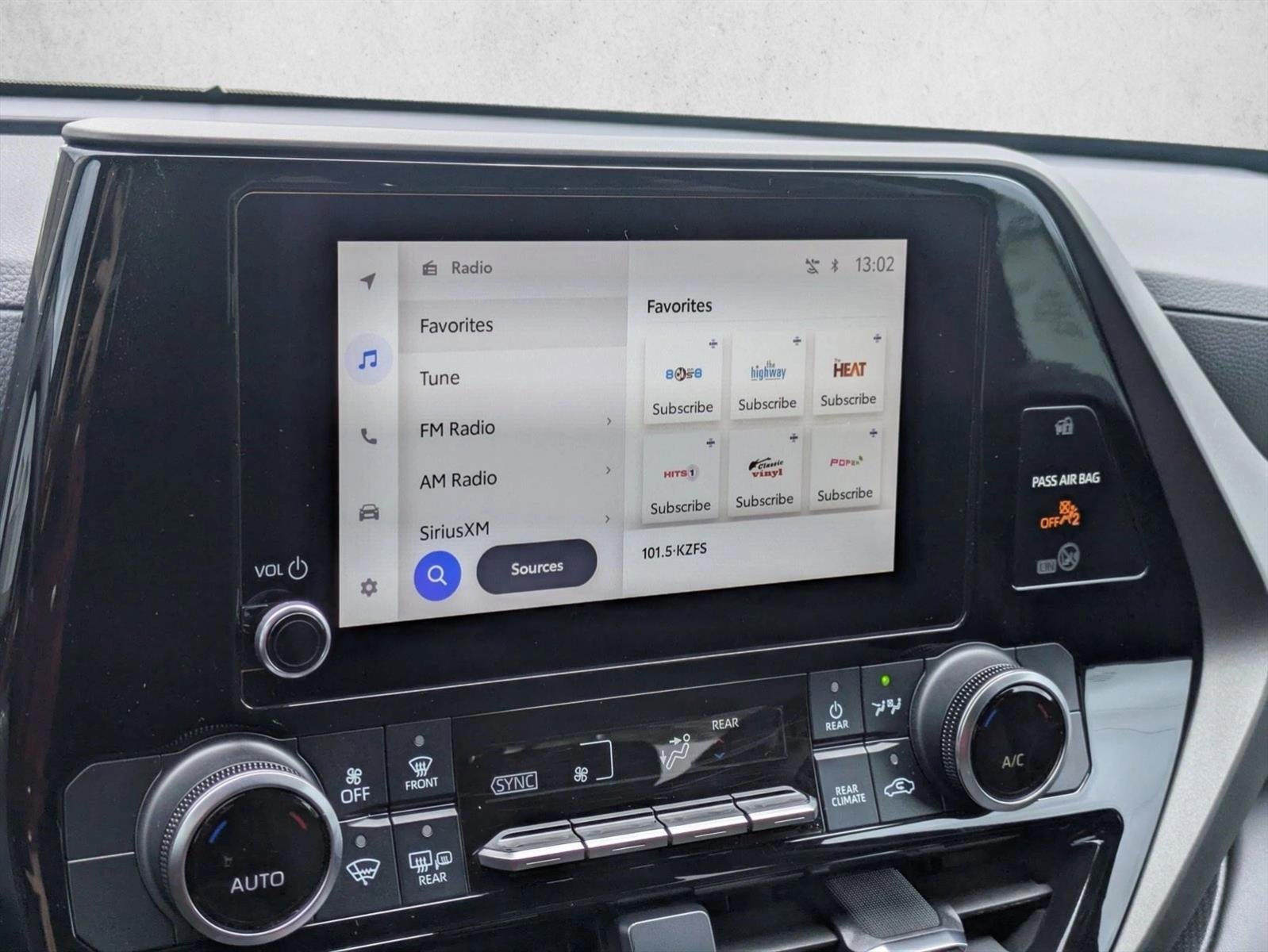 2023 Toyota Highlander Hybrid LE AWD (Natl)