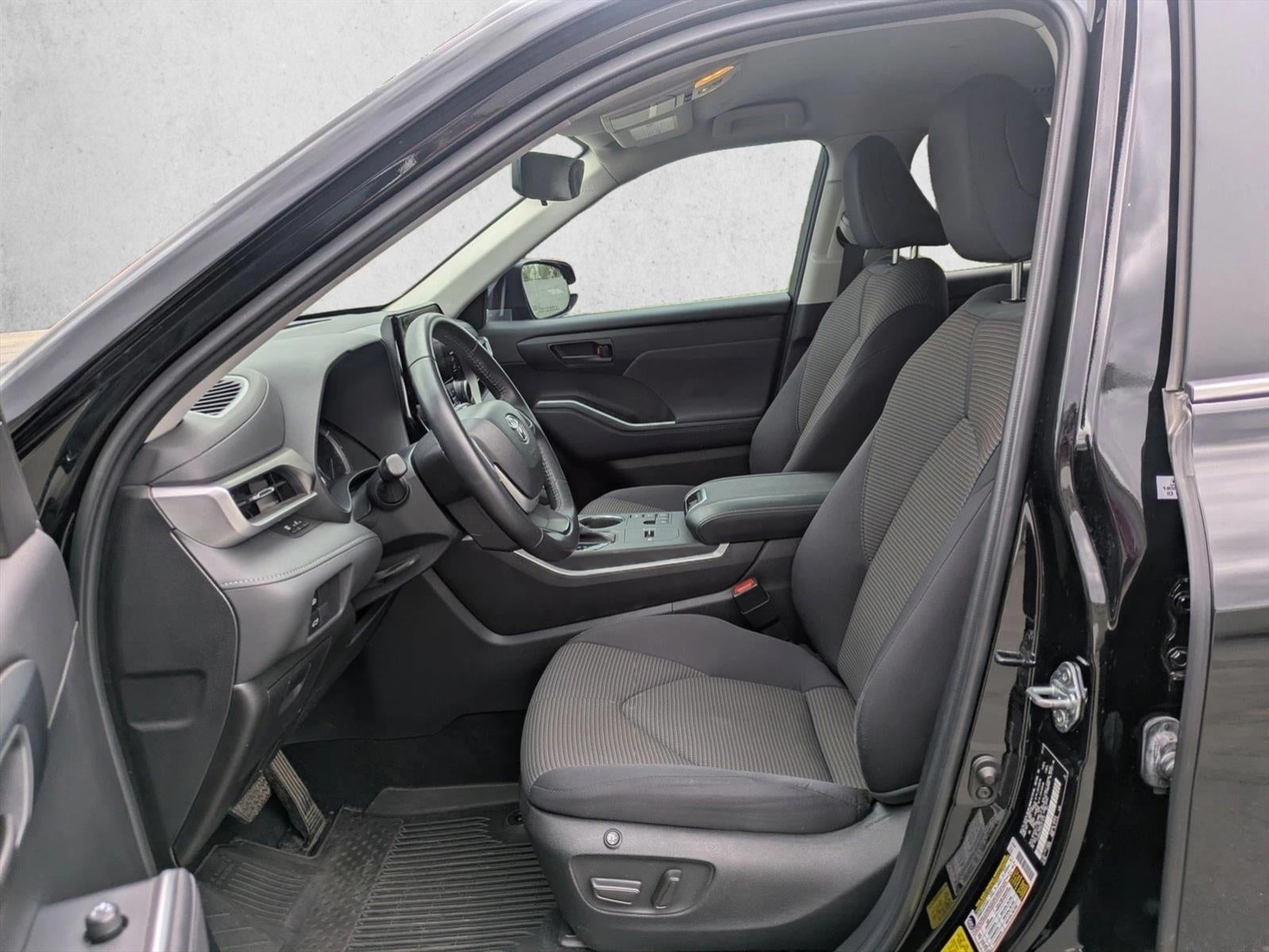 2023 Toyota Highlander Hybrid LE AWD (Natl)