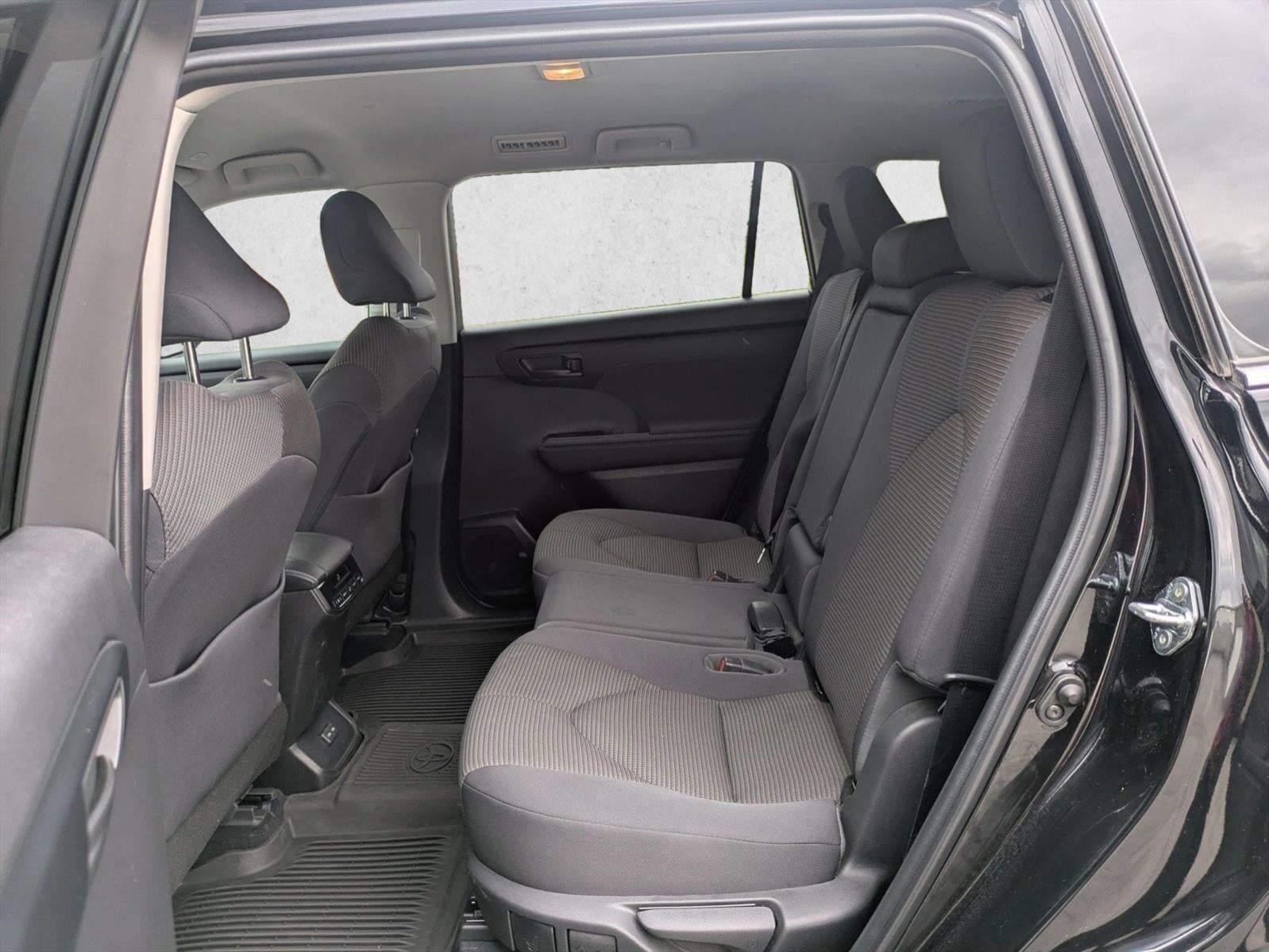 2023 Toyota Highlander Hybrid LE AWD (Natl)