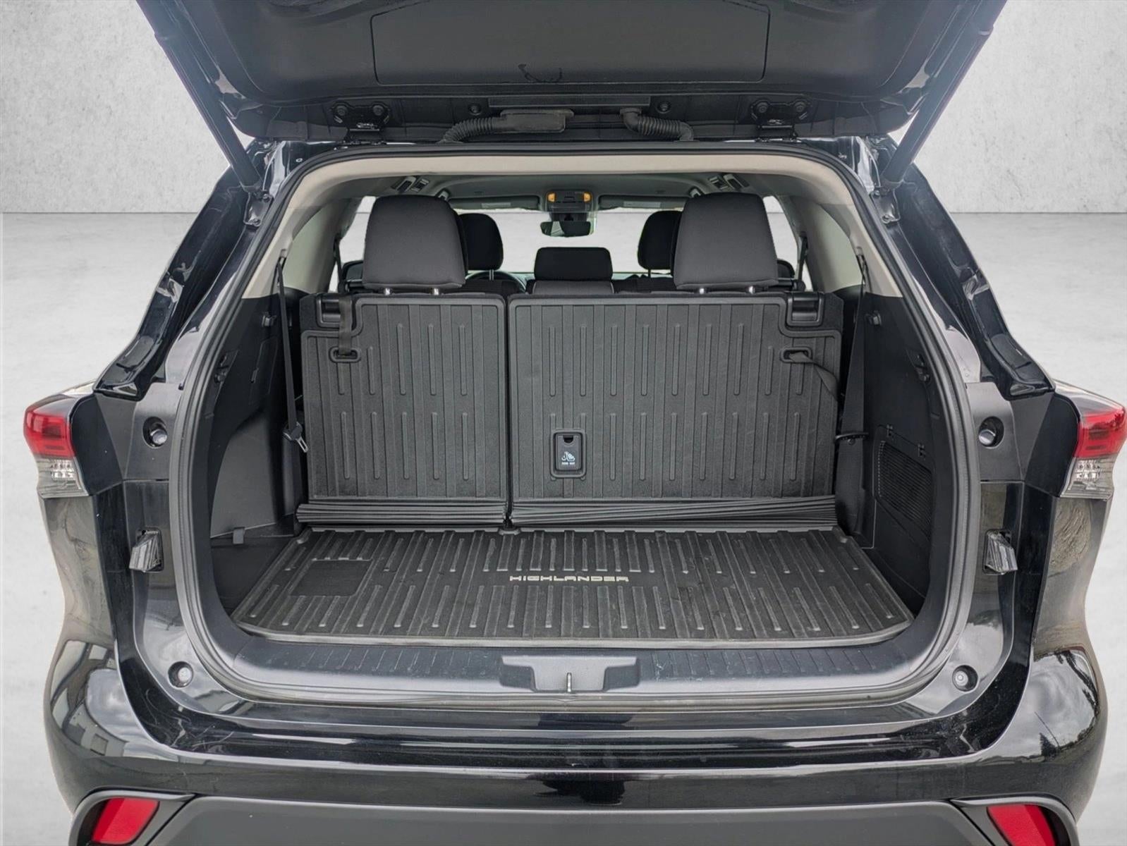 2023 Toyota Highlander Hybrid LE AWD (Natl)