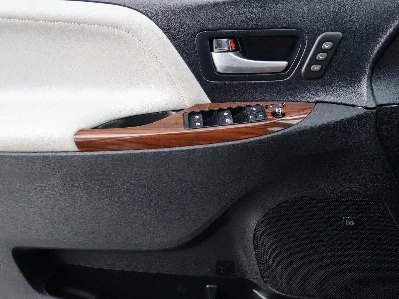 2017 Toyota Sienna Limited Premium AWD 7-Passenger (Natl)