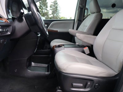 2017 Toyota Sienna Limited Premium AWD 7-Passenger (Natl)