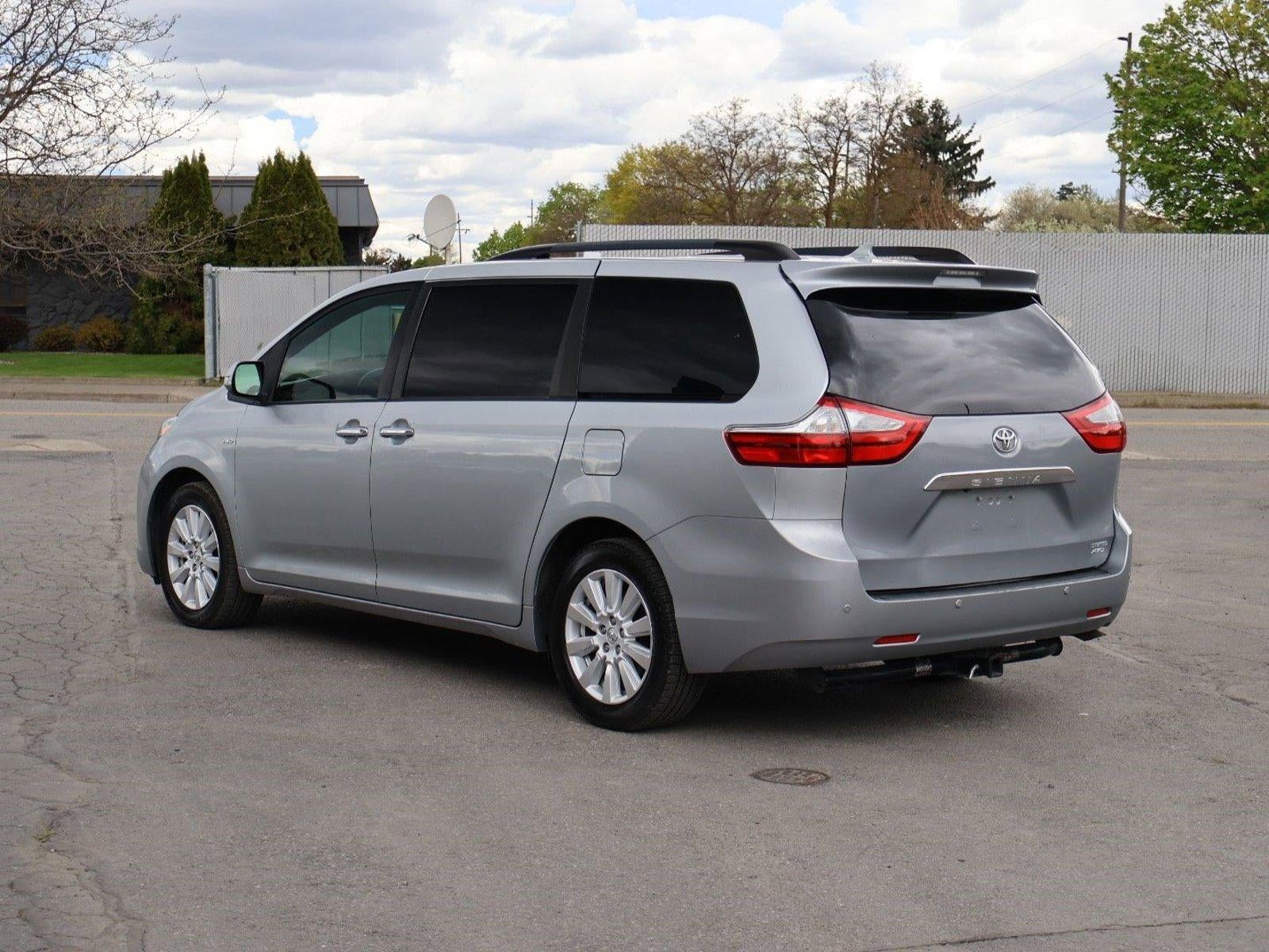 2017 Toyota Sienna Limited Premium AWD 7-Passenger (Natl)