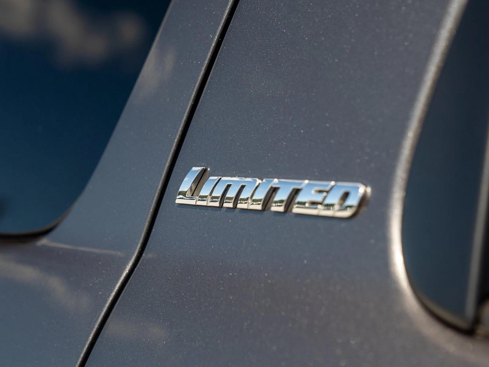 2021 Toyota Sequoia Limited 4WD (Natl)
