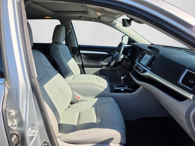 2017 Toyota Highlander XLE V6 AWD (Natl)