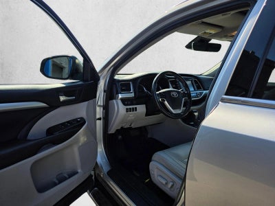 2017 Toyota Highlander XLE V6 AWD (Natl)