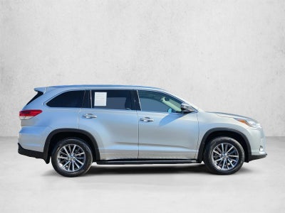 2017 Toyota Highlander XLE V6 AWD (Natl)