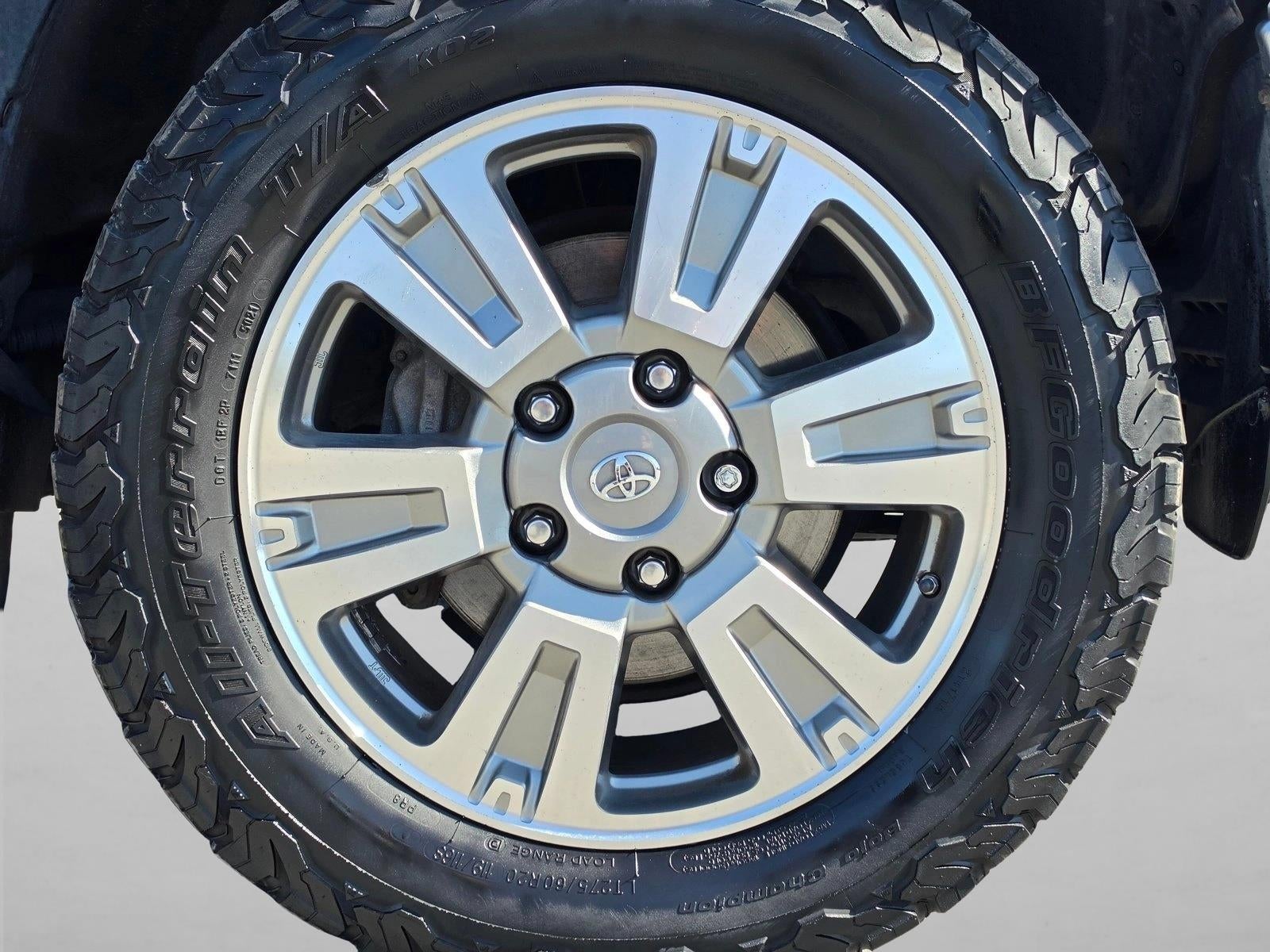 2015 Toyota Tundra 4WD Truck 4WD CrewMax Short Bed 5.7L Platinum (Natl)