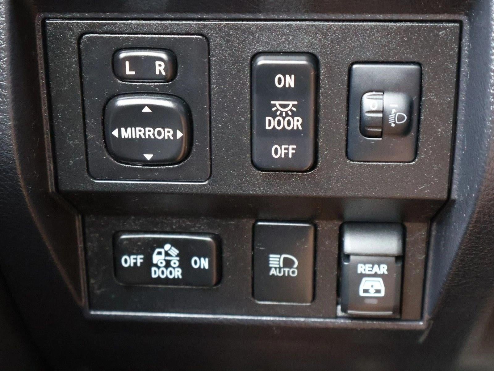 2021 Toyota Tundra 4WD 4WD SR5 CrewMax 5.5' Bed 5.7L (SE)