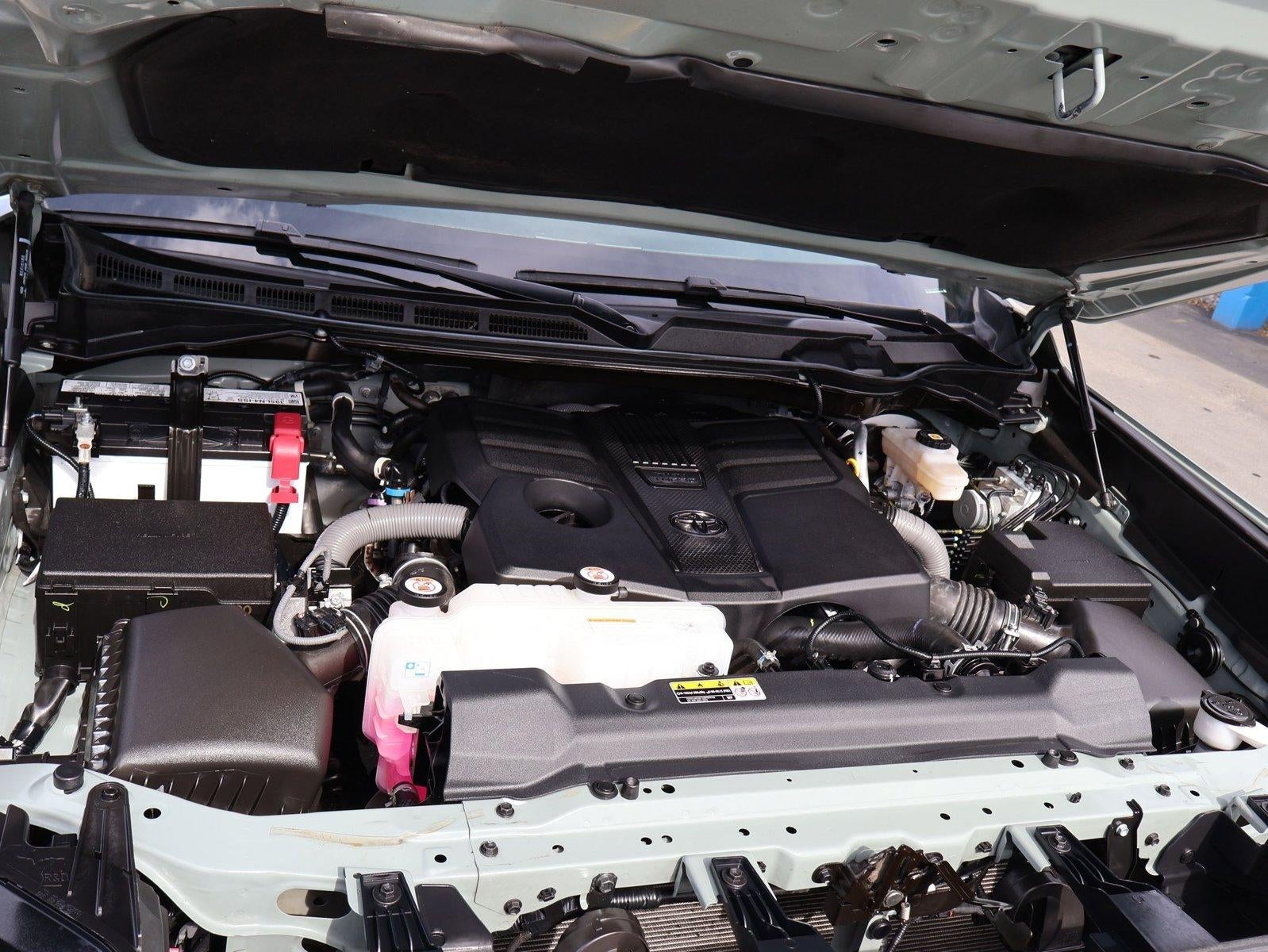 2024 Toyota Tundra 4WD 4WD SR5 CrewMax 5.5' Bed (Natl)