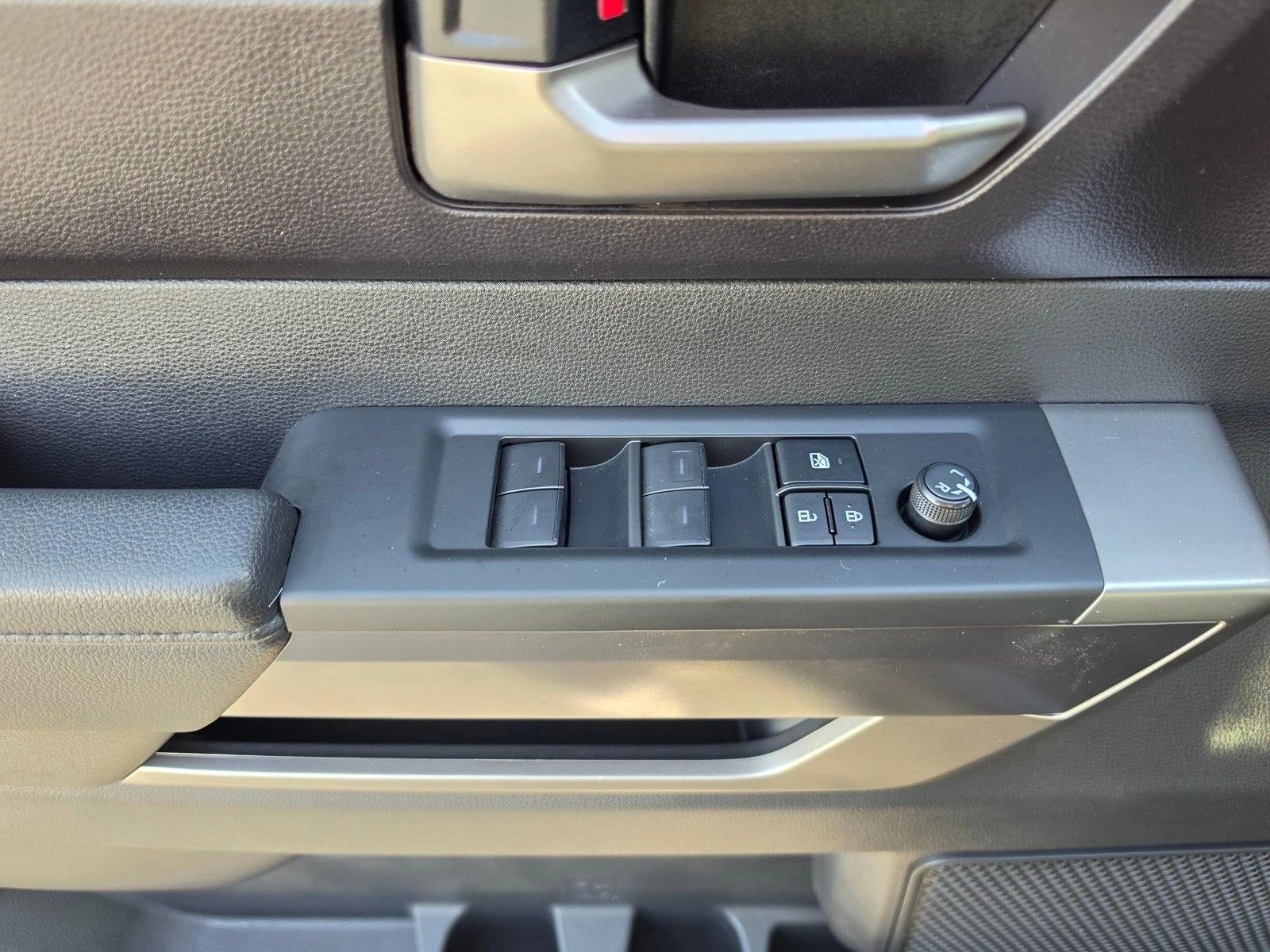 2025 Toyota Tundra 4WD 4WD SR5 CrewMax 5.5' Bed (Natl)