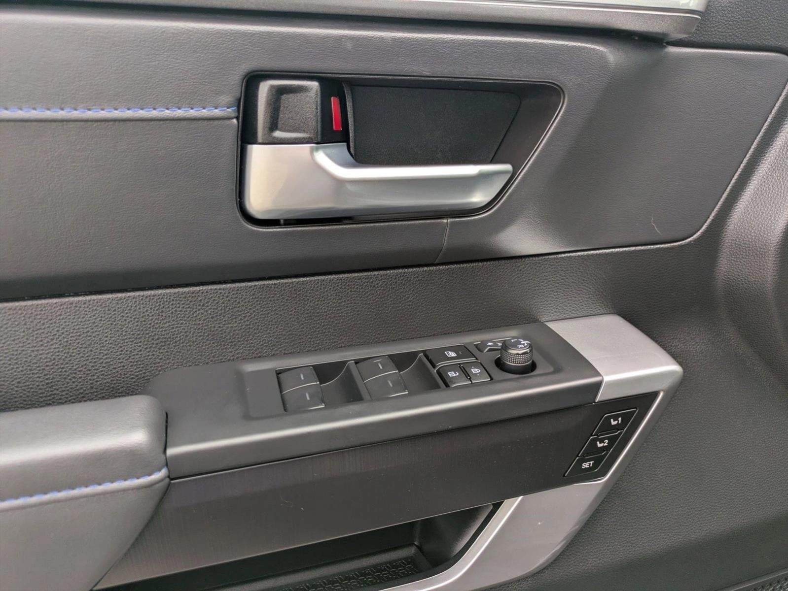 2023 Toyota Tundra 4WD 4WD Platinum CrewMax 6.5' Bed (Natl)