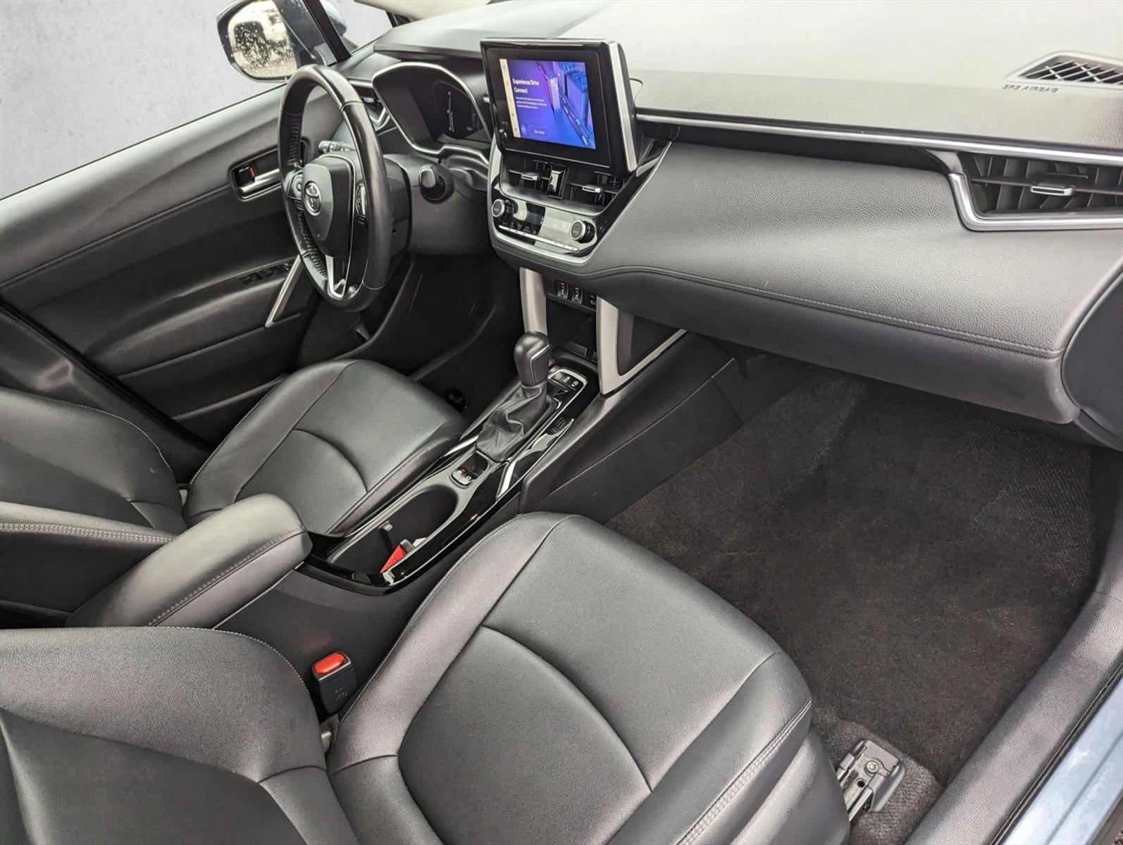 2024 Toyota Corolla Cross XLE 4WD (Natl)