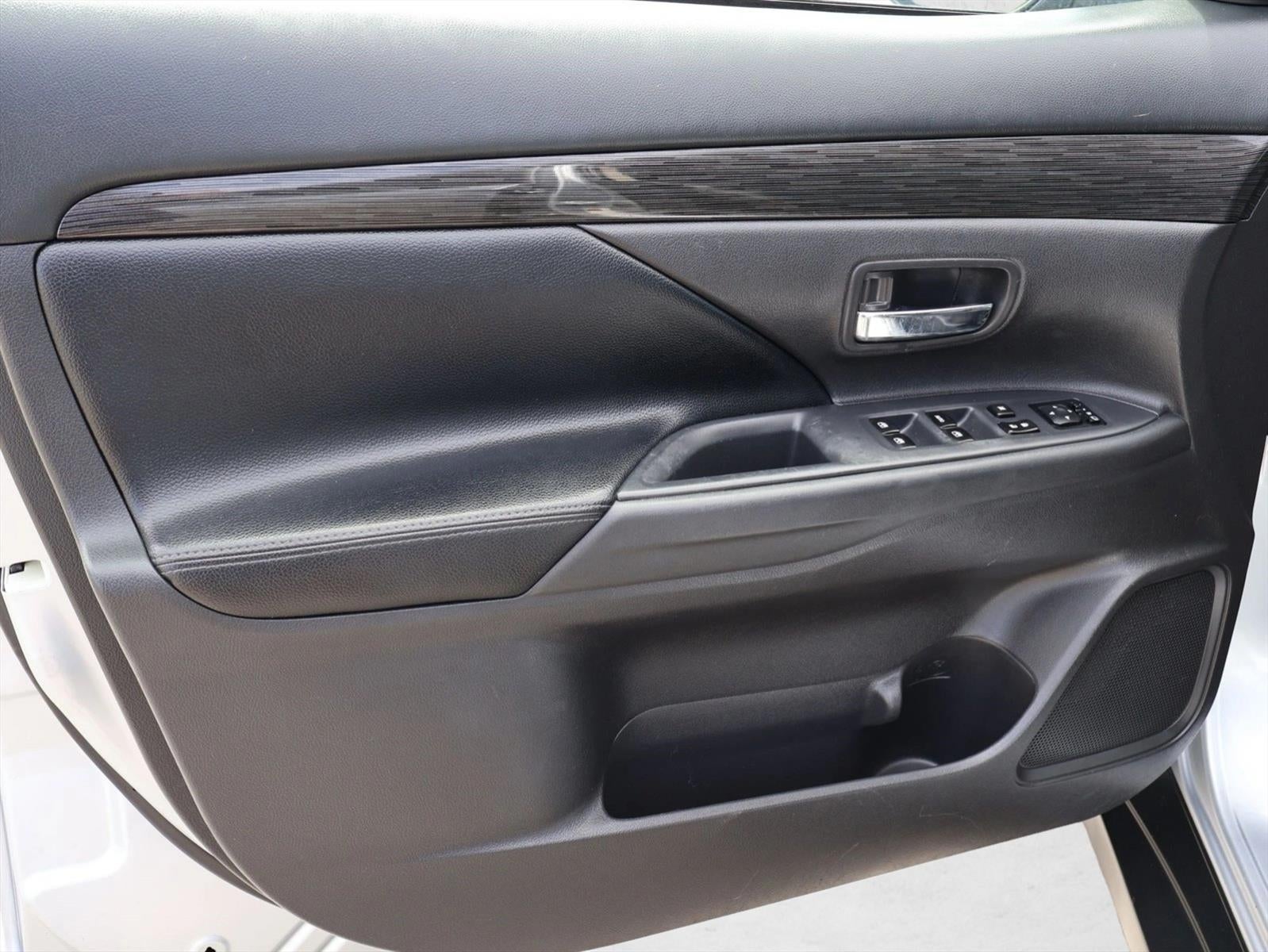 2016 Mitsubishi Outlander AWC 4dr SE