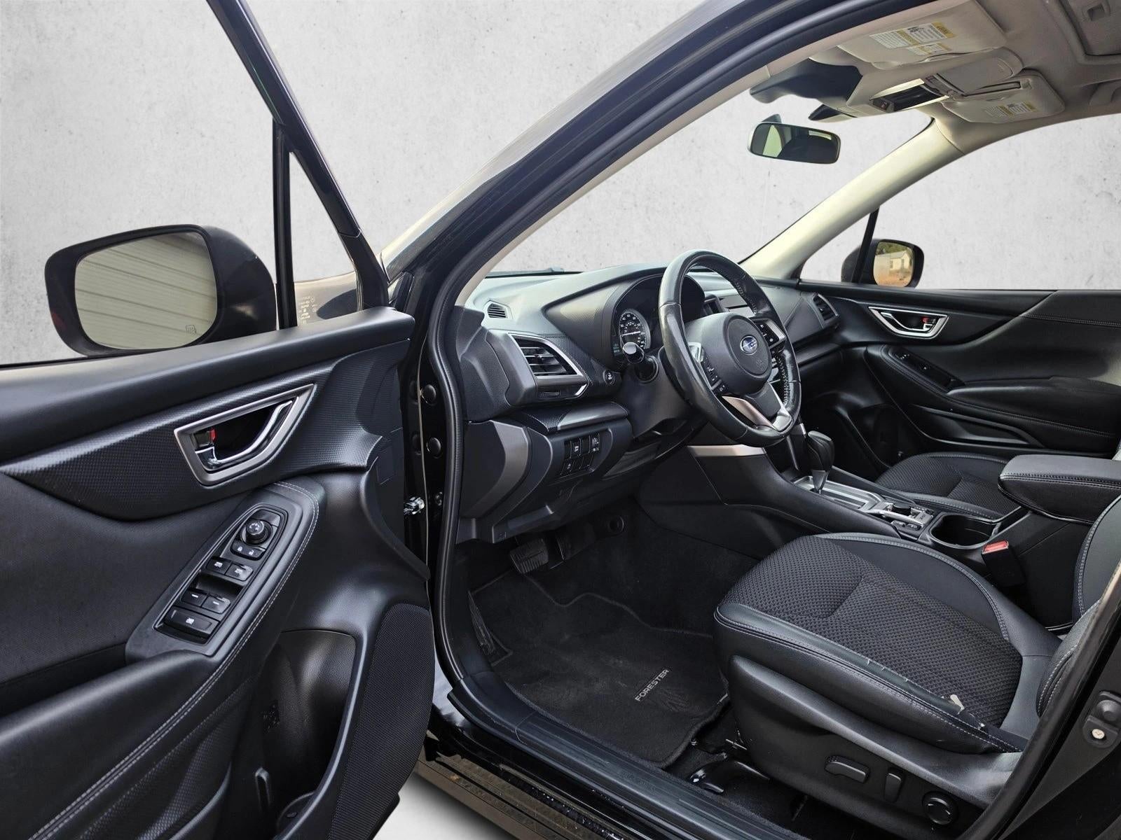 2023 Subaru Forester Premium CVT