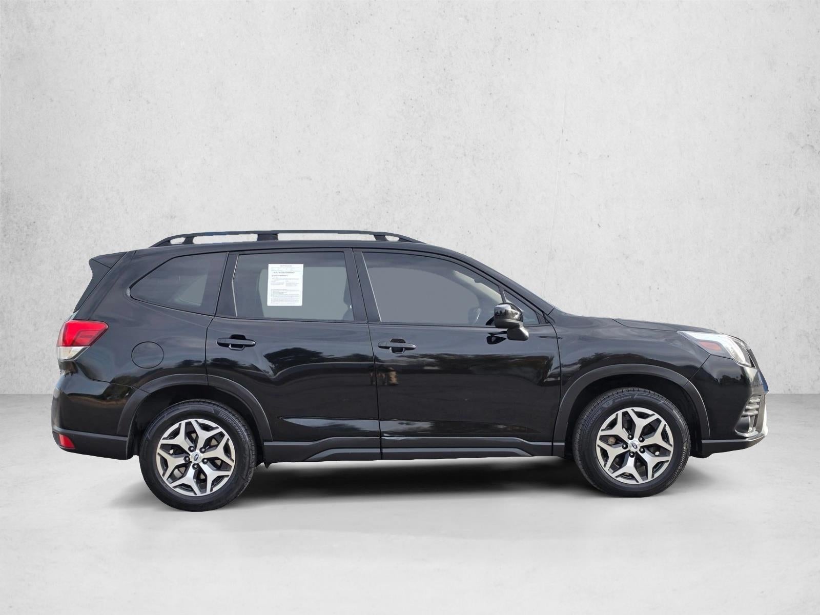 2023 Subaru Forester Premium CVT