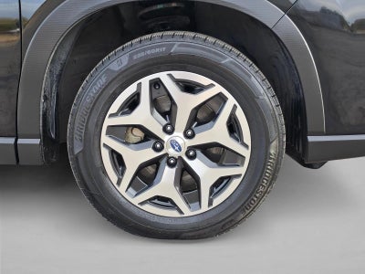 2023 Subaru Forester Premium CVT