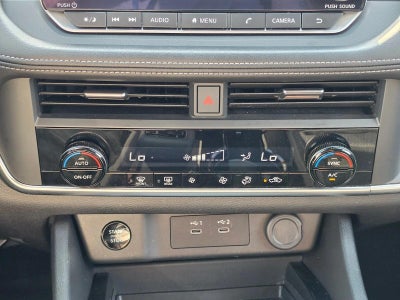 2025 Nissan Rogue AWD SV