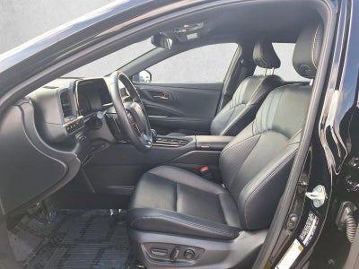 2025 Toyota Crown Signia XLE AWD (Natl)