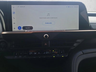 2025 Toyota Crown Signia XLE AWD (Natl)