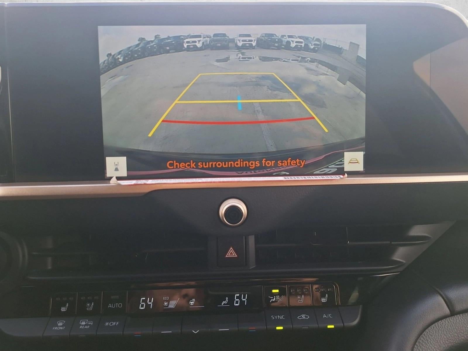 2025 Toyota Crown Signia XLE AWD (Natl)